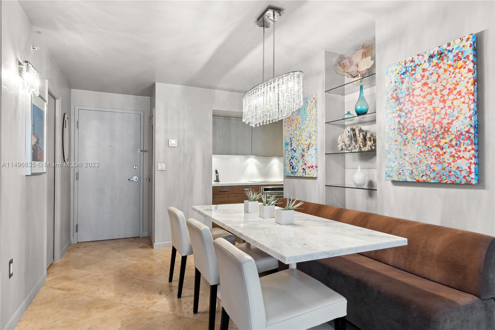 THE COLLINS CONDO - Residential