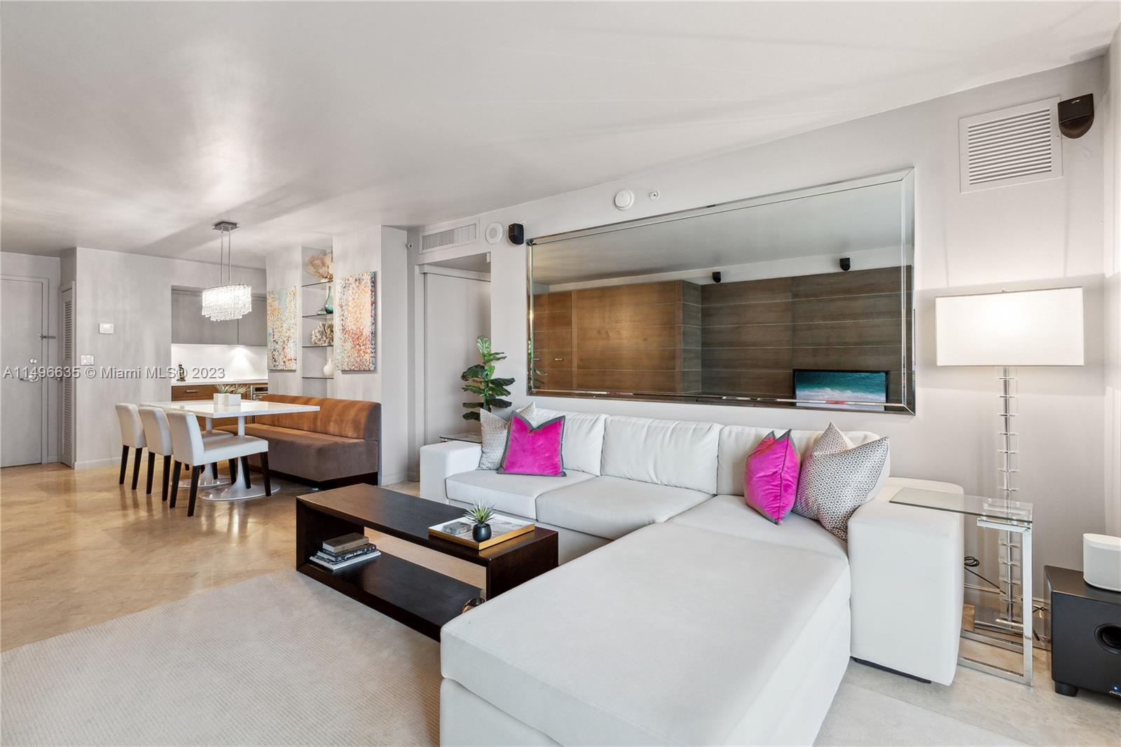 THE COLLINS CONDO - Residential