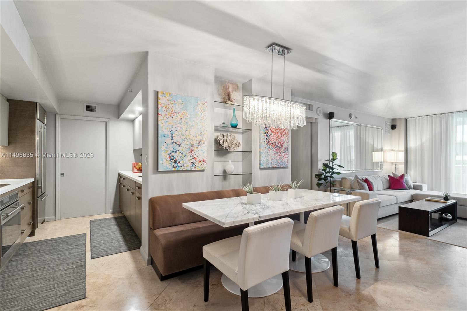THE COLLINS CONDO - Residential