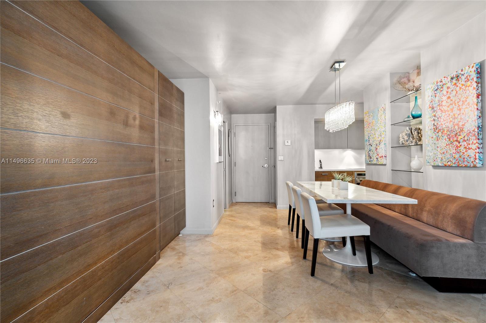 THE COLLINS CONDO - Residential
