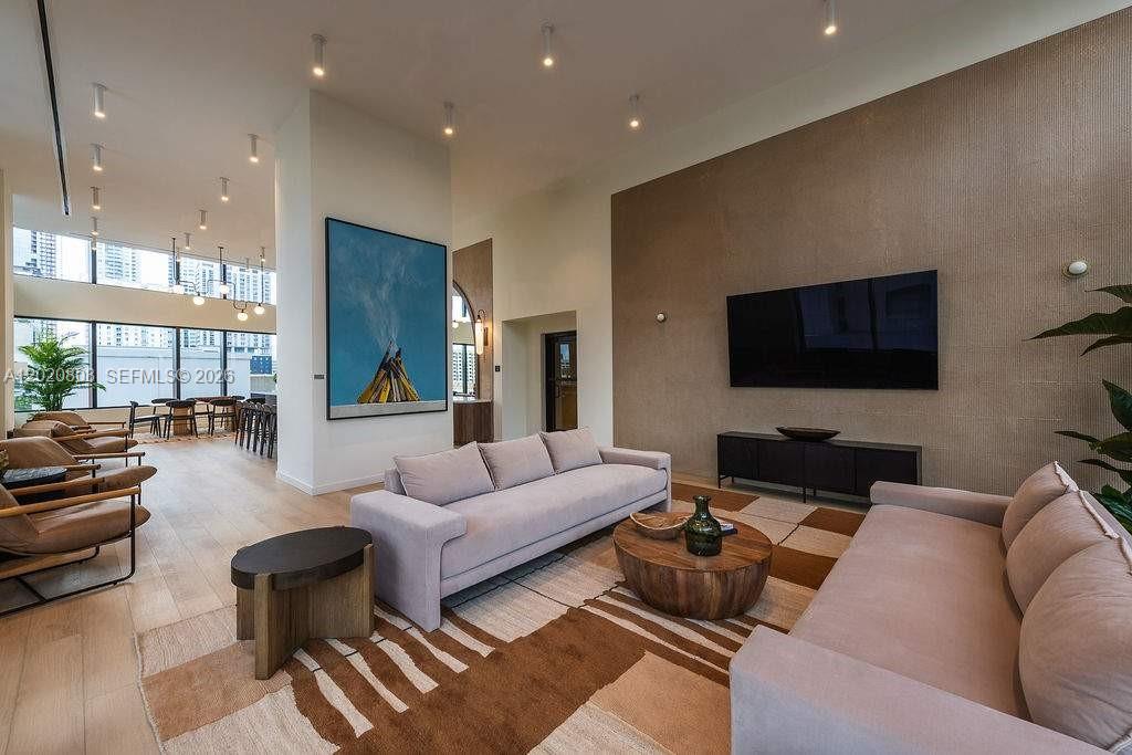 225 District - Residential