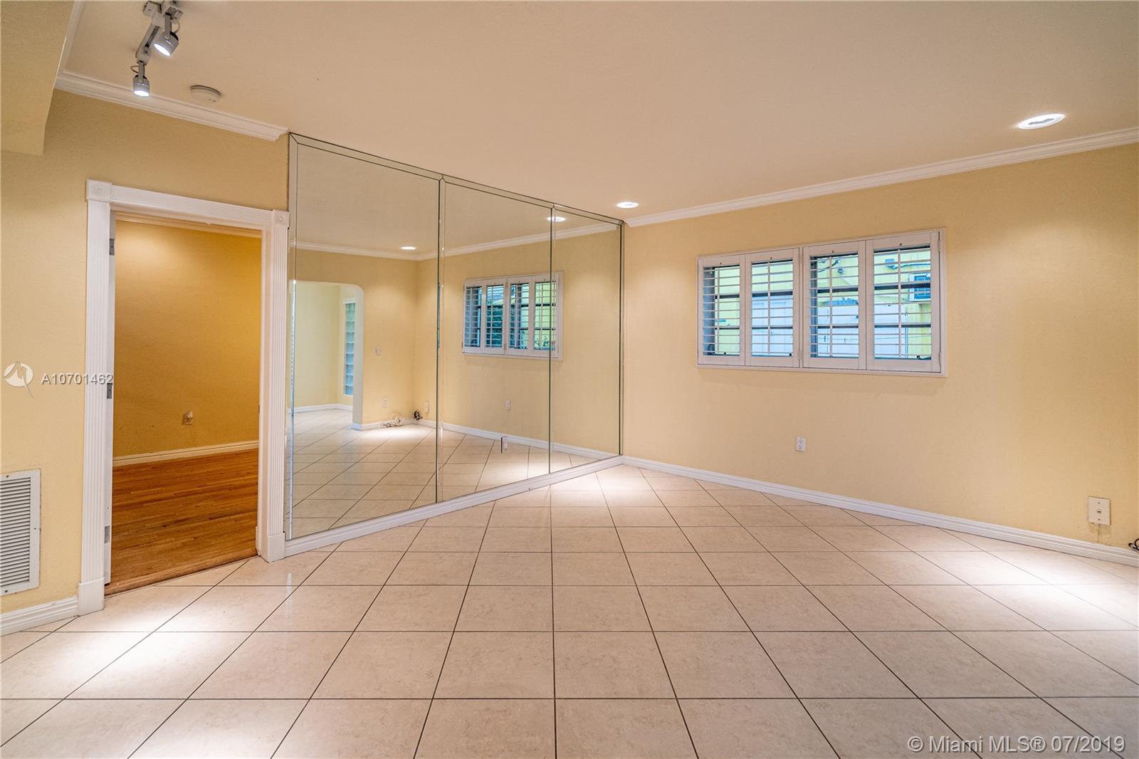 ALTOS DEL MAR NO 3 - Residential Lease