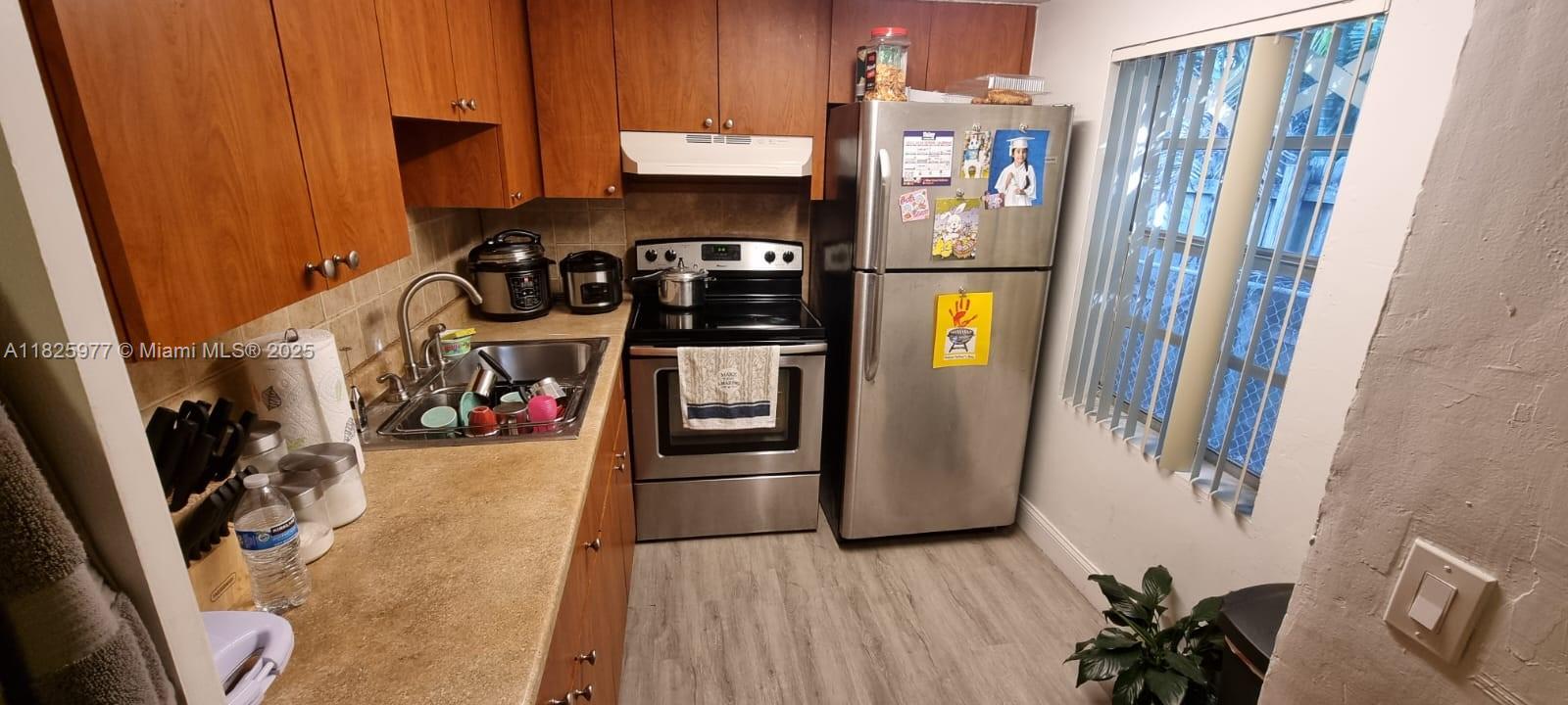 Beautiful spacious 1-bedroom 1-bathroom, huge closet, and private patio. The unit is rented unfurnished. Water and electricity included.