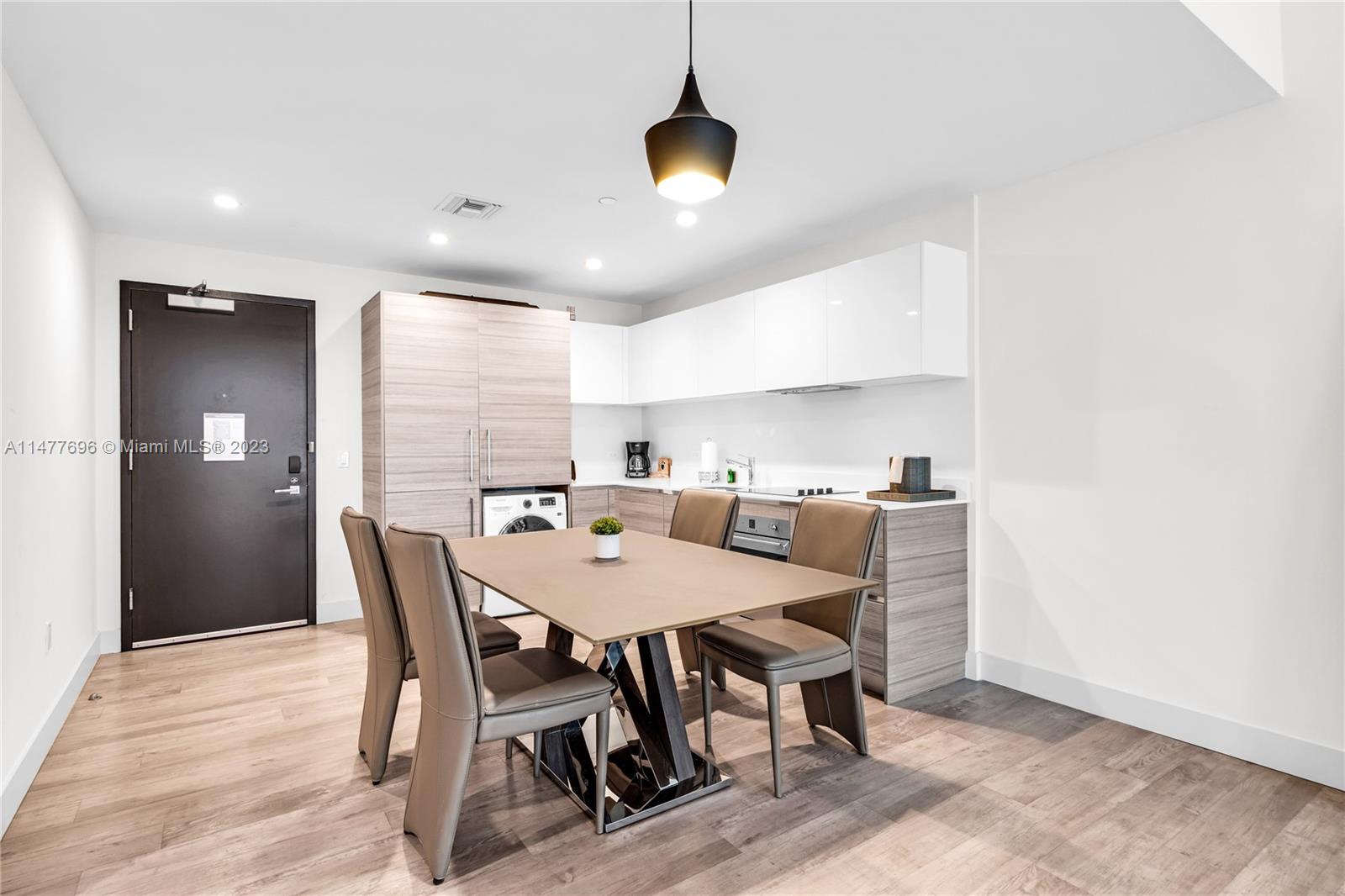 COSTA HOLLYWOOD CONDO - Residential