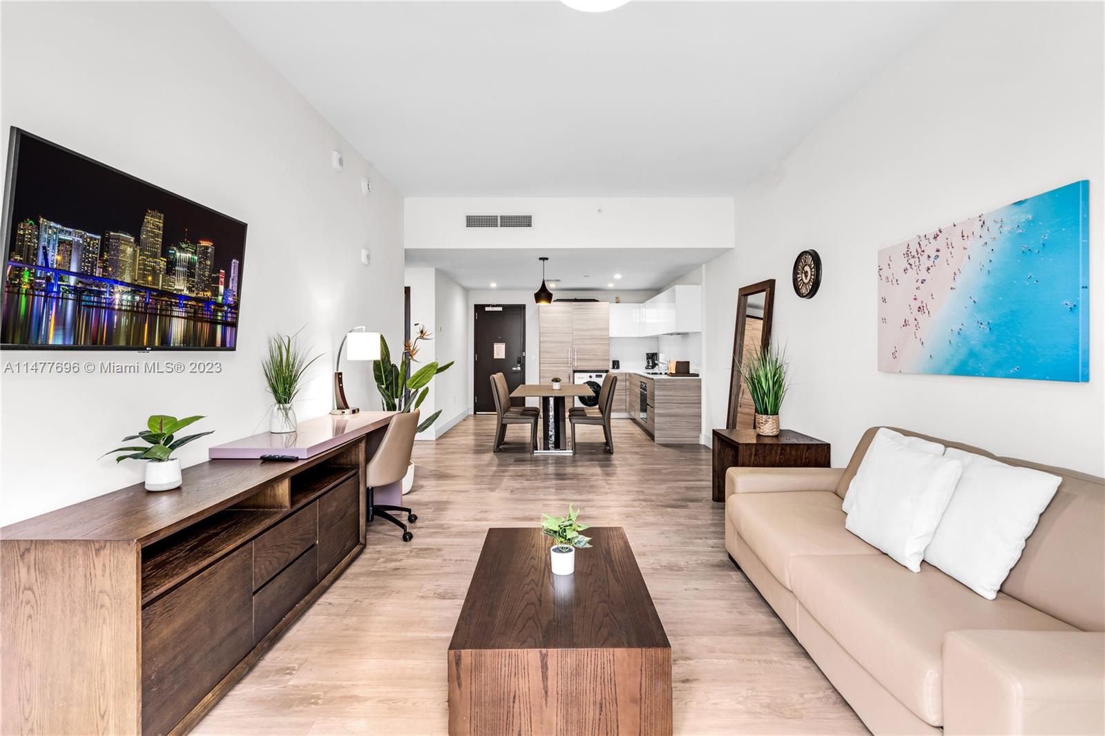 COSTA HOLLYWOOD CONDO - Residential
