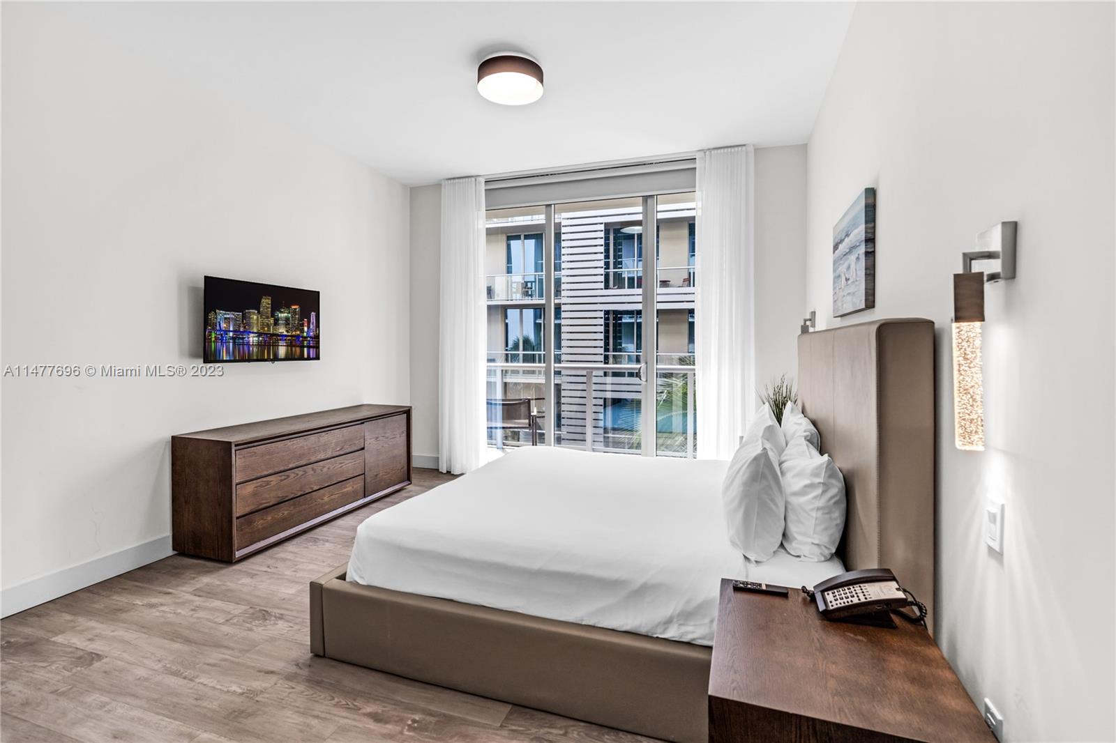 COSTA HOLLYWOOD CONDO - Residential