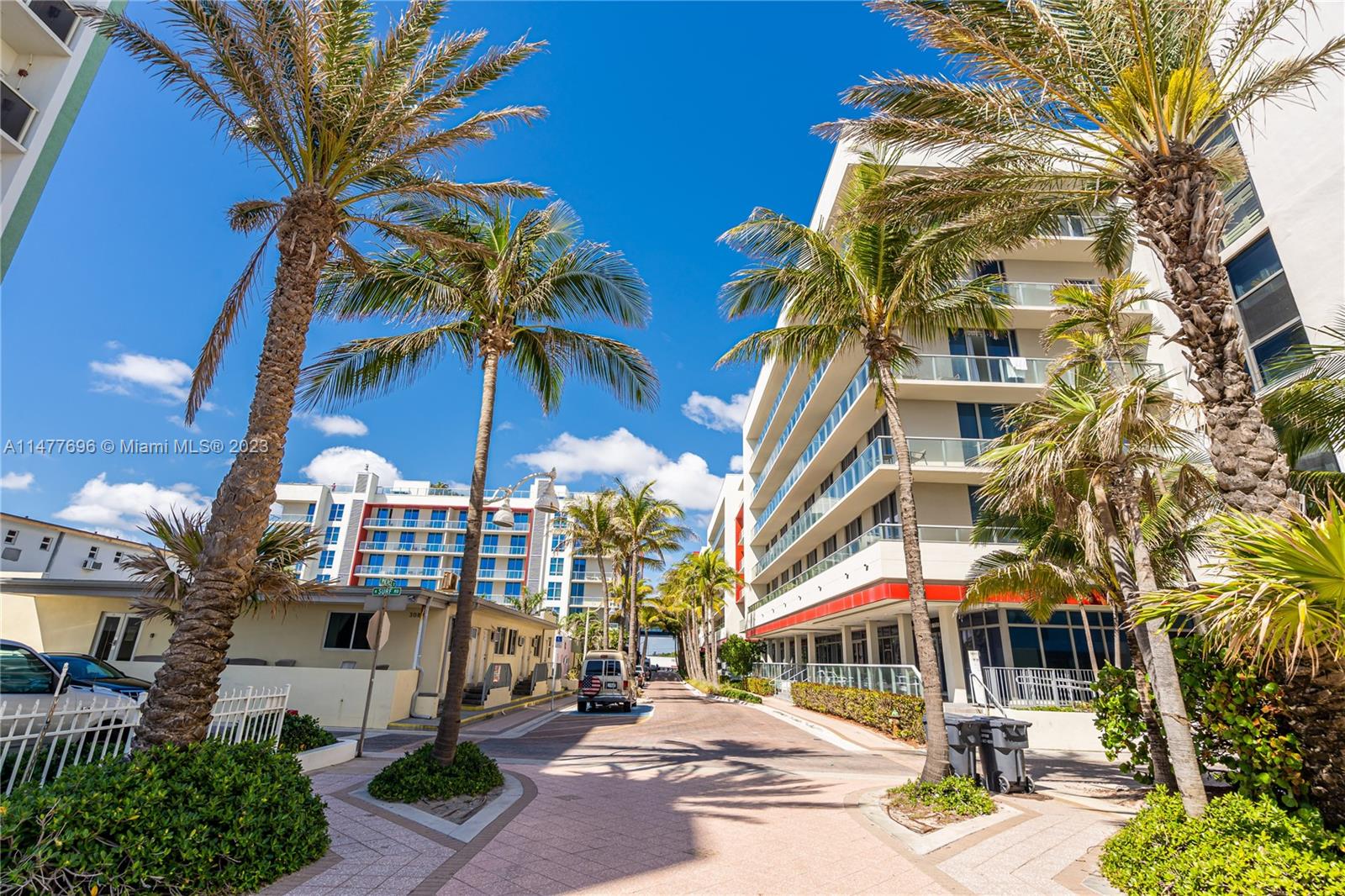 COSTA HOLLYWOOD CONDO - Residential