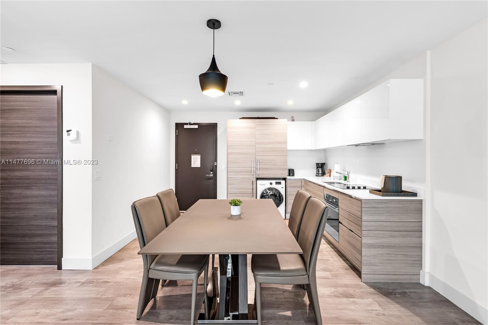COSTA HOLLYWOOD CONDO - Residential