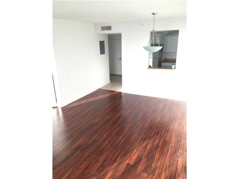 Almost 800 Sq. Ft. located at the Vue @ Brickell. Owner motivated. 1 bedroom, 1.5 baths. Gorgeous views of the city from the 22nd floor unit. Newly installed wood flooring!