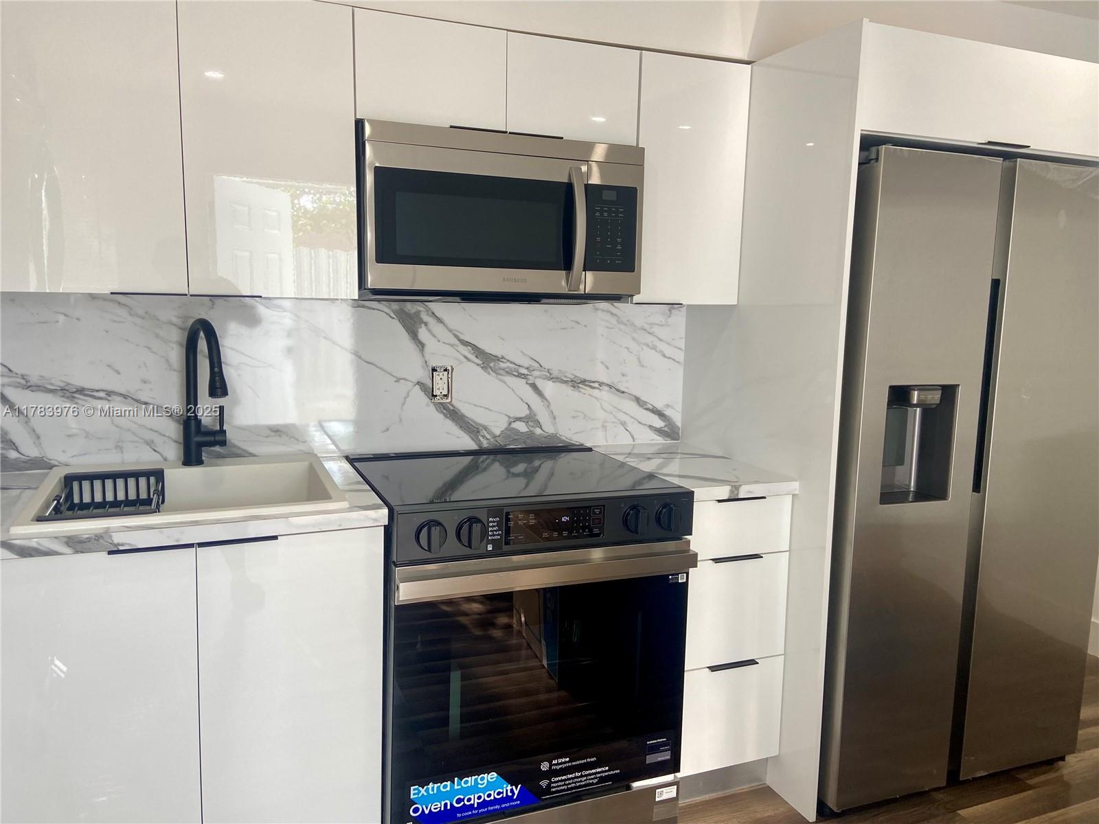 Rental Property at 2450 Nw 68th St B, Miami, Broward County, Florida - Bedrooms: 2 
Bathrooms: 1  - $2,300 MO.