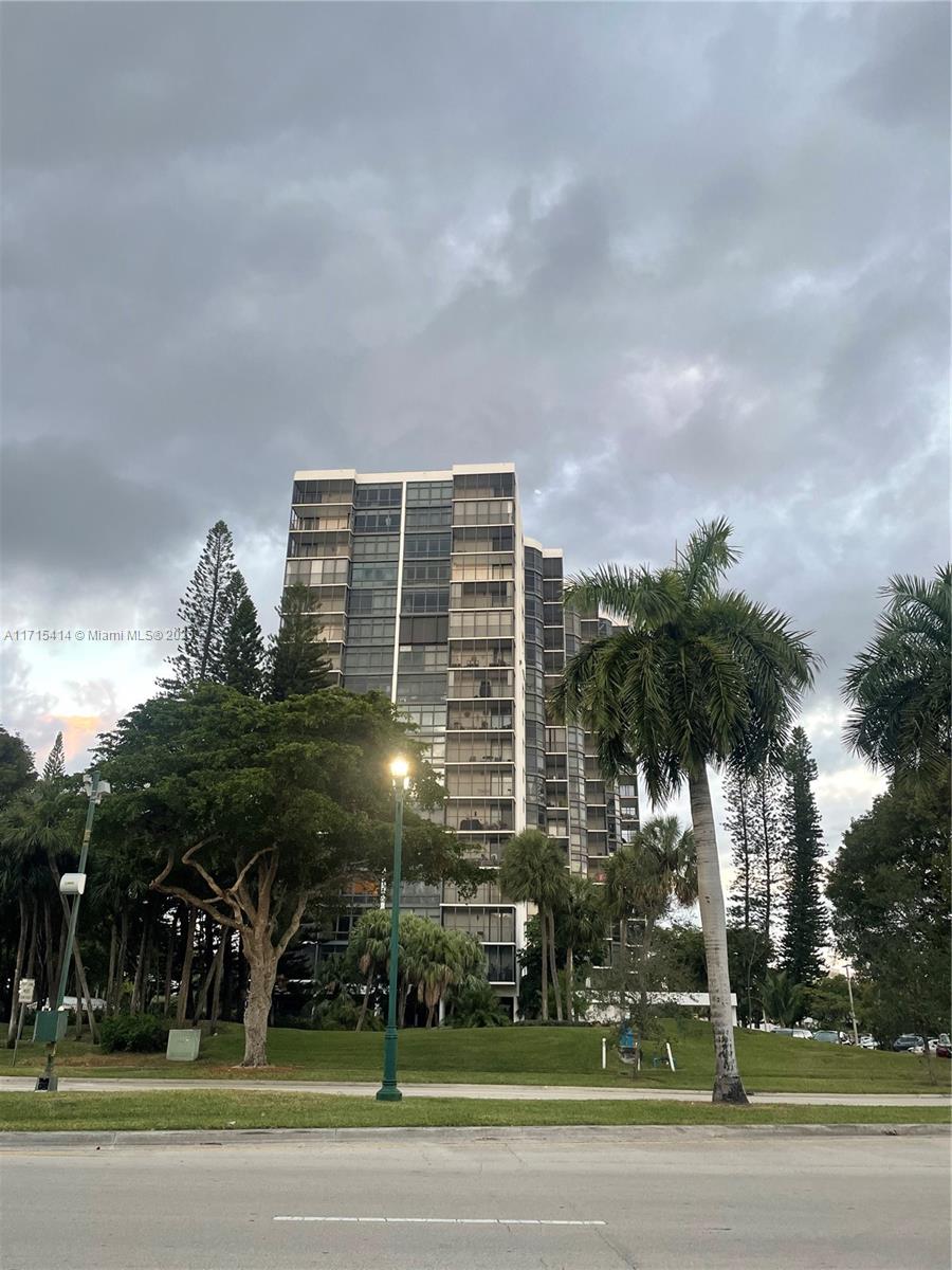 Located in the heart of Aventura, this spacious one-bedroom apartment offers the ultimate convenience with everything just steps away. You can walk to Aventura Mall, one of the largest shopping centers in the area, as well as pharmacies, salons, restaurants, bookstores, and parks. The location is also well-served by public transportation, including a nearby rapid transit station. The apartment features a full bathroom and a guest half-bath, providing comfort and privacy. Enjoy the best of urban living with easy access to all amenities, making this the perfect home for those seeking convenience and style.
