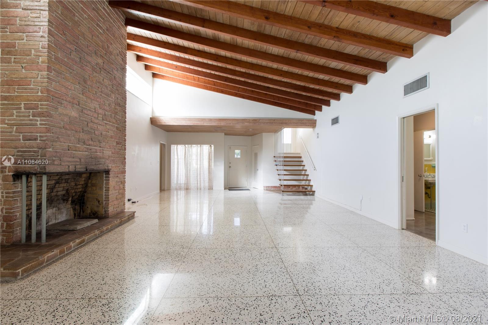 27 28 33 34 53 42 - Residential Lease