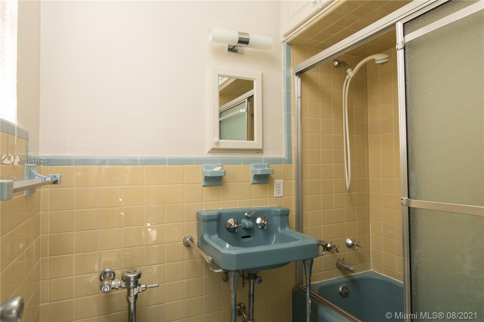 27 28 33 34 53 42 - Residential Lease