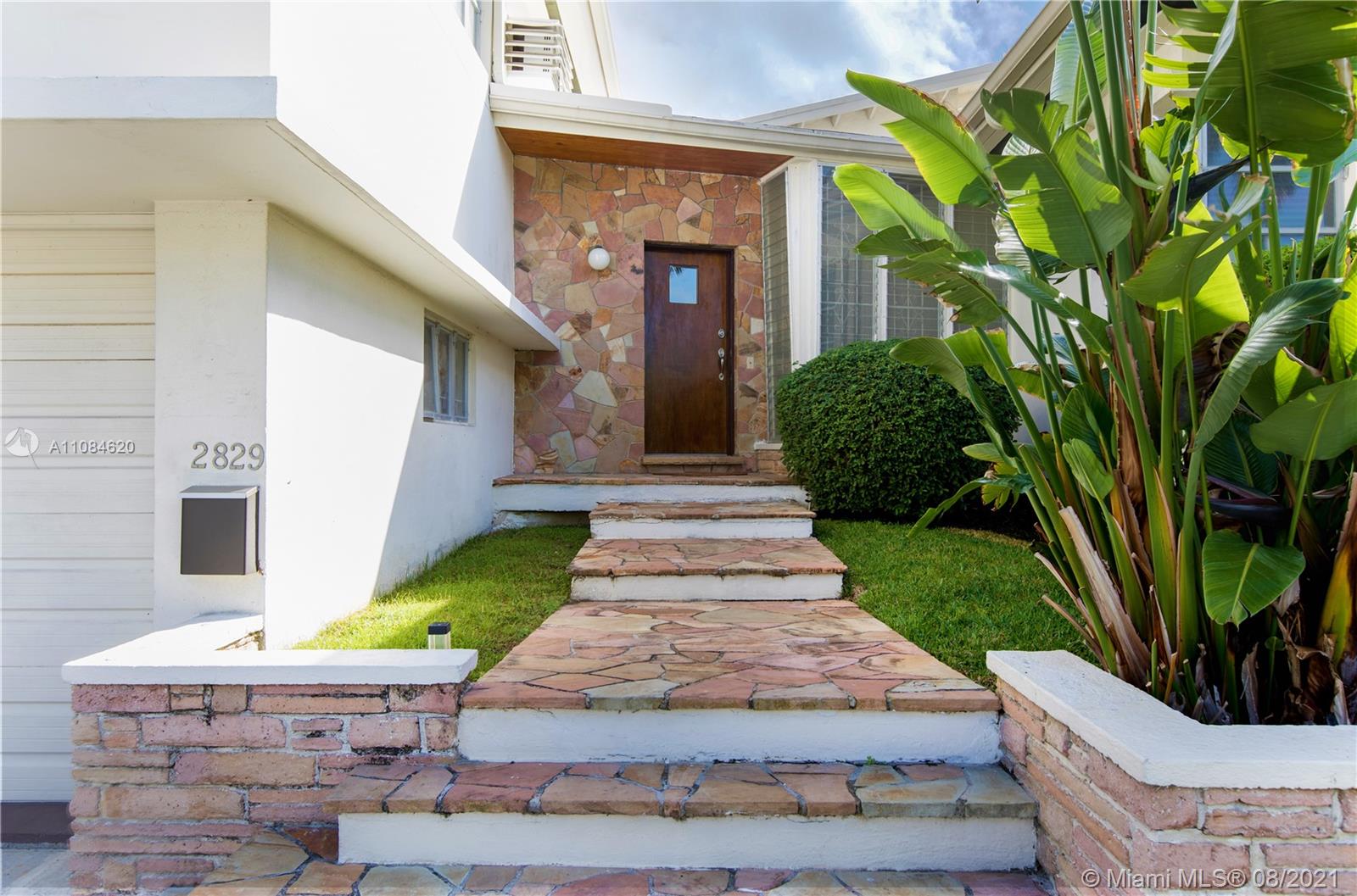 27 28 33 34 53 42 - Residential Lease