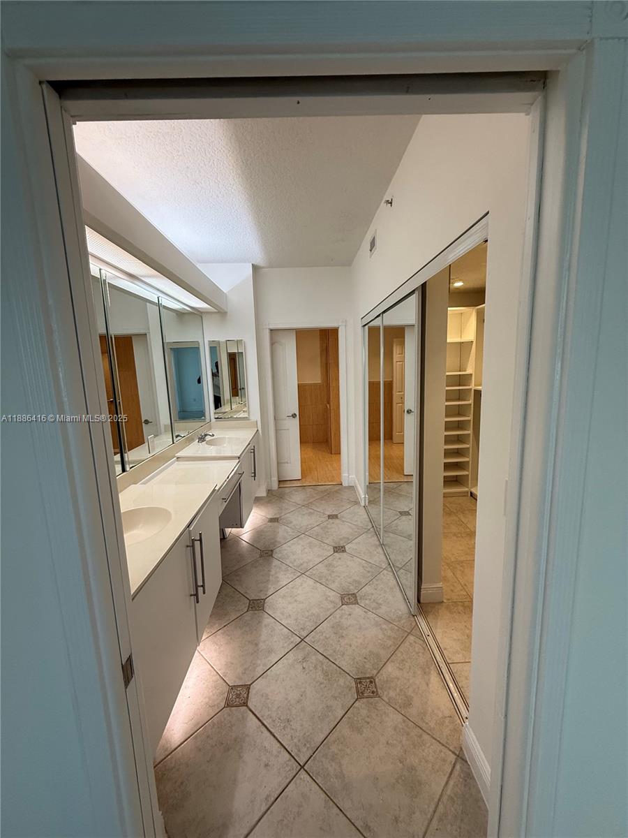 CAPTIVA CONDO B - Residential