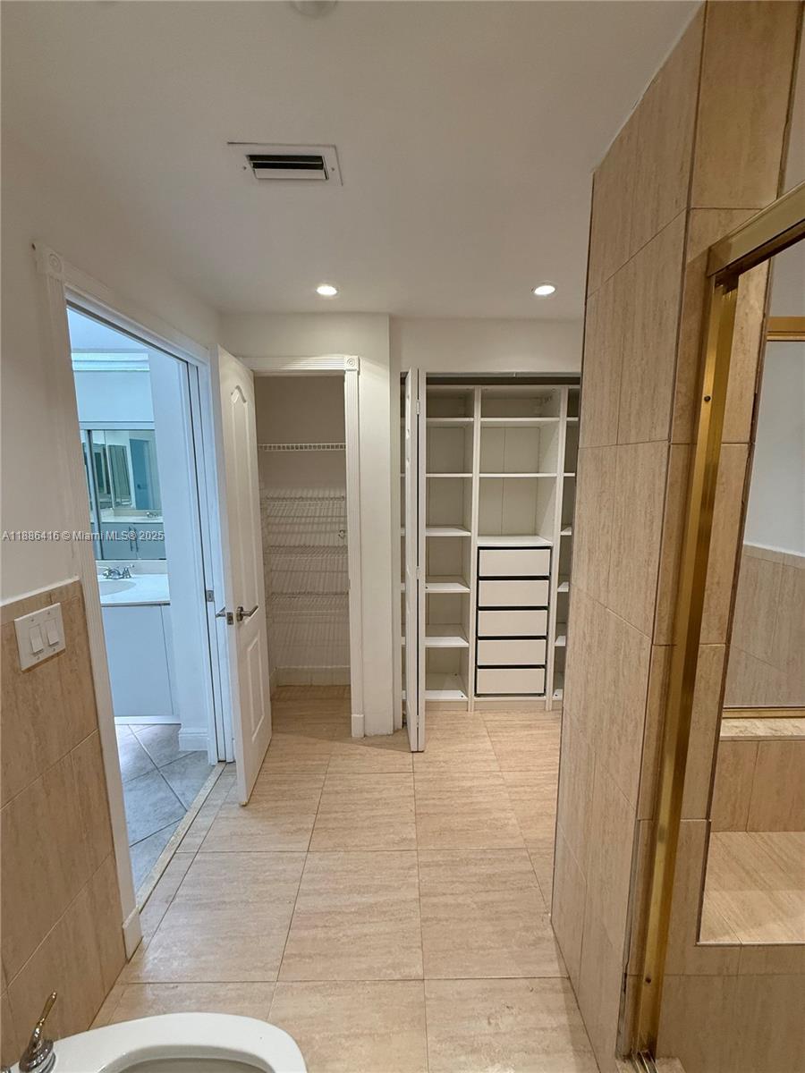 CAPTIVA CONDO B - Residential