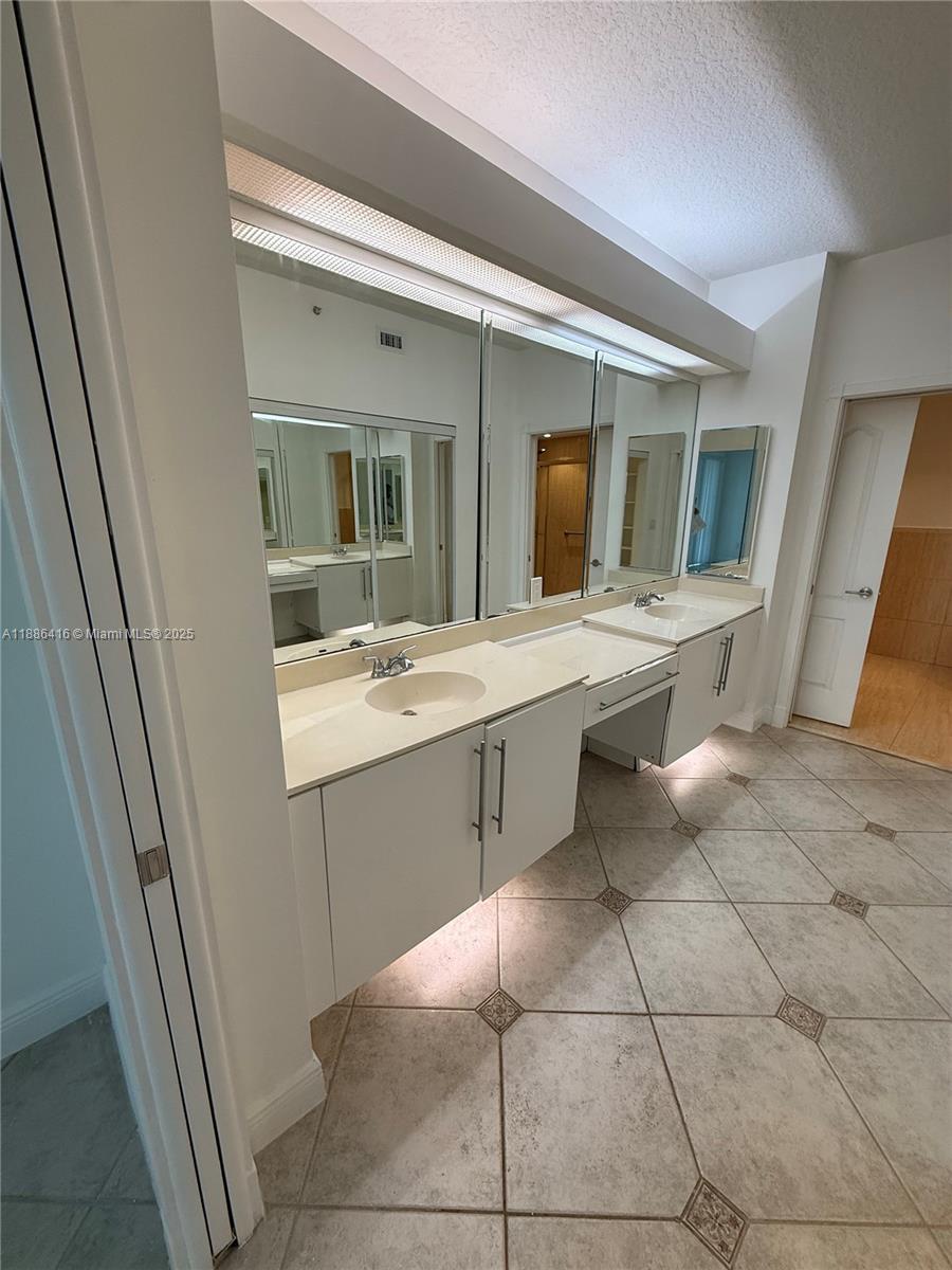 CAPTIVA CONDO B - Residential