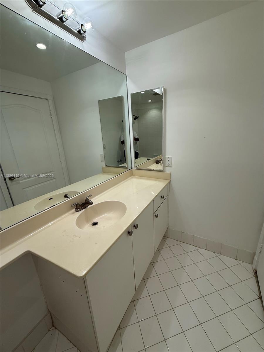 CAPTIVA CONDO B - Residential
