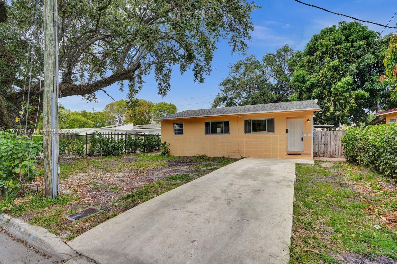 Property for Sale at 6091 Sw 64th Ter, South Miami, Miami-Dade County, Florida - Bedrooms: 4 
Bathrooms: 2  - $590,000