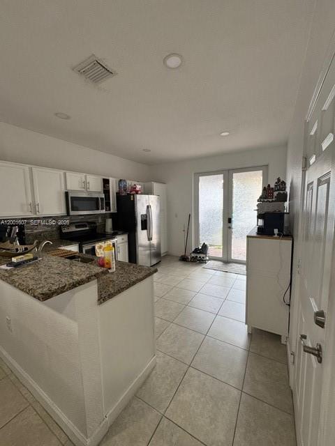 KENDALL COMMONS TOWNHOMES - Residential Lease