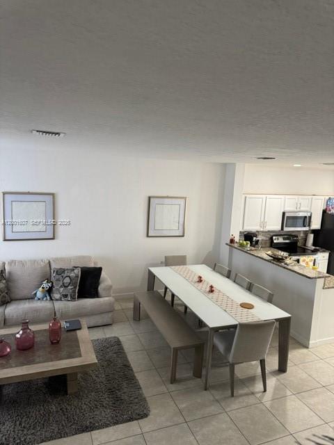 KENDALL COMMONS TOWNHOMES - Residential Lease