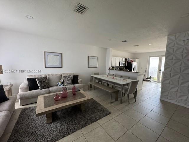 KENDALL COMMONS TOWNHOMES - Residential Lease