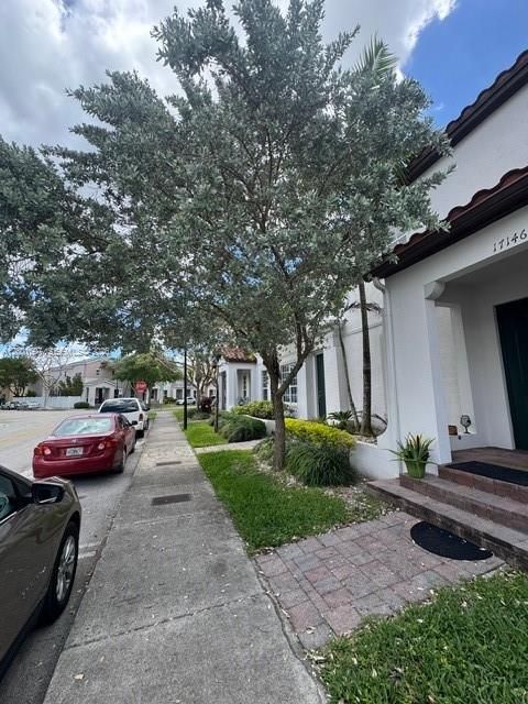 KENDALL COMMONS TOWNHOMES - Residential Lease