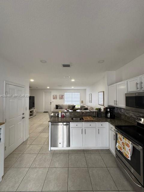 KENDALL COMMONS TOWNHOMES - Residential Lease