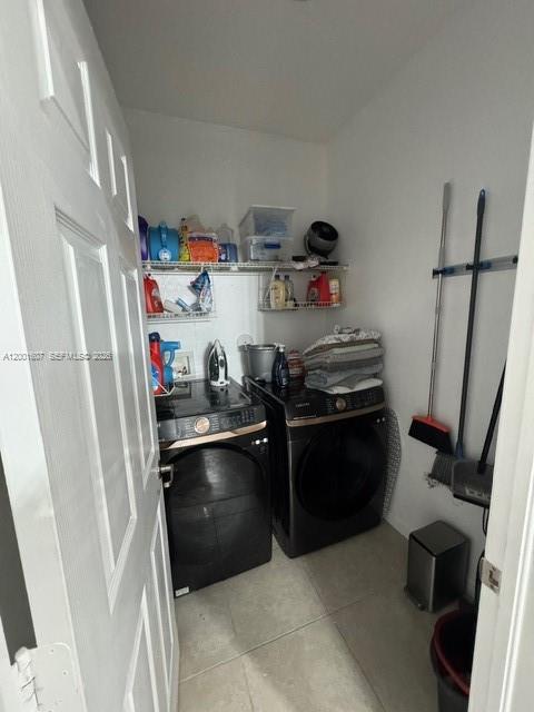 KENDALL COMMONS TOWNHOMES - Residential Lease