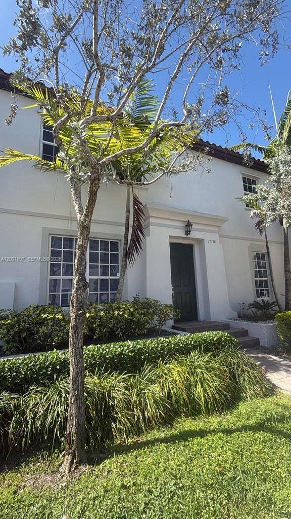 KENDALL COMMONS TOWNHOMES - Residential Lease