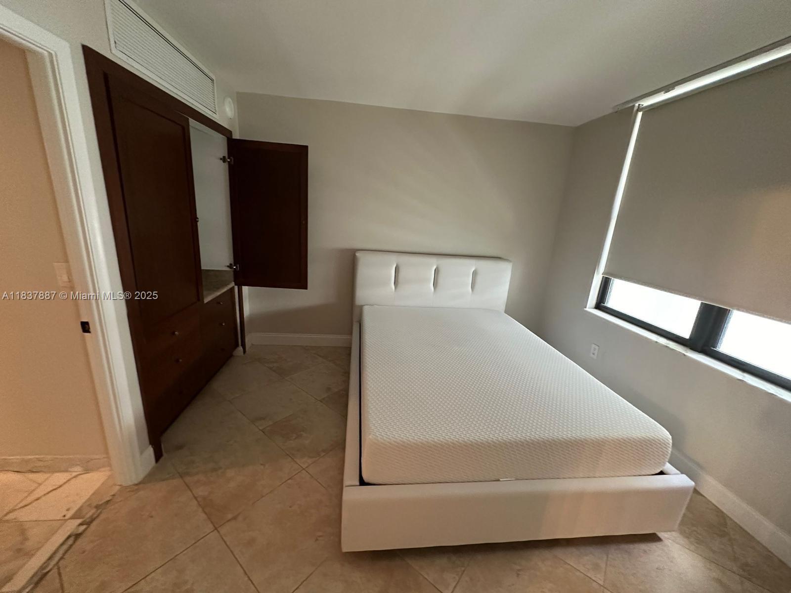 BALMORAL CONDO - Residential Lease