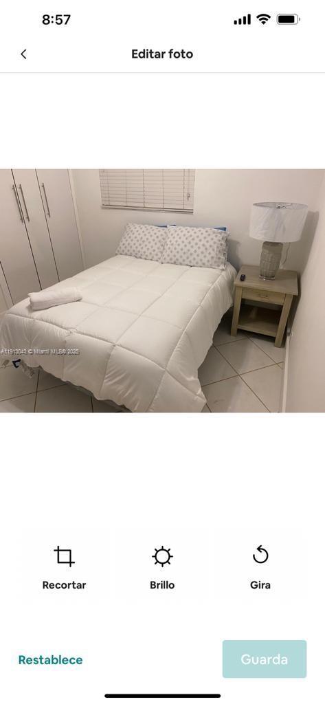 HOLLYWOOD HILLS - Residential Lease