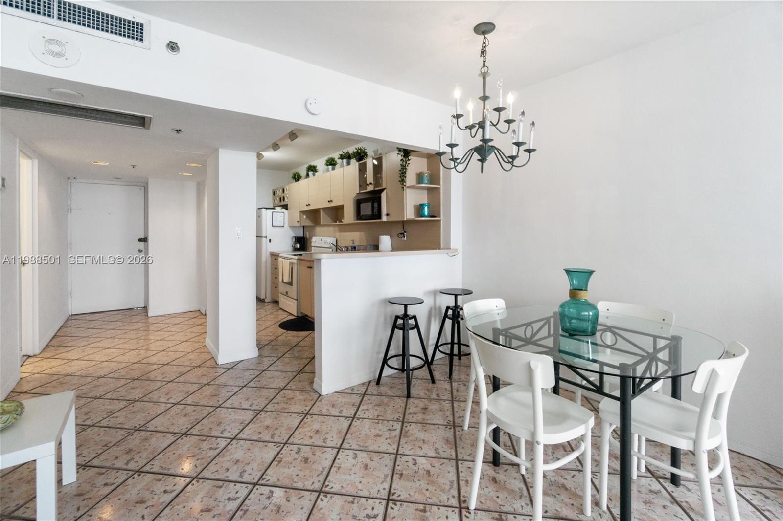 THE DECOPLAGE CONDO - Residential Lease