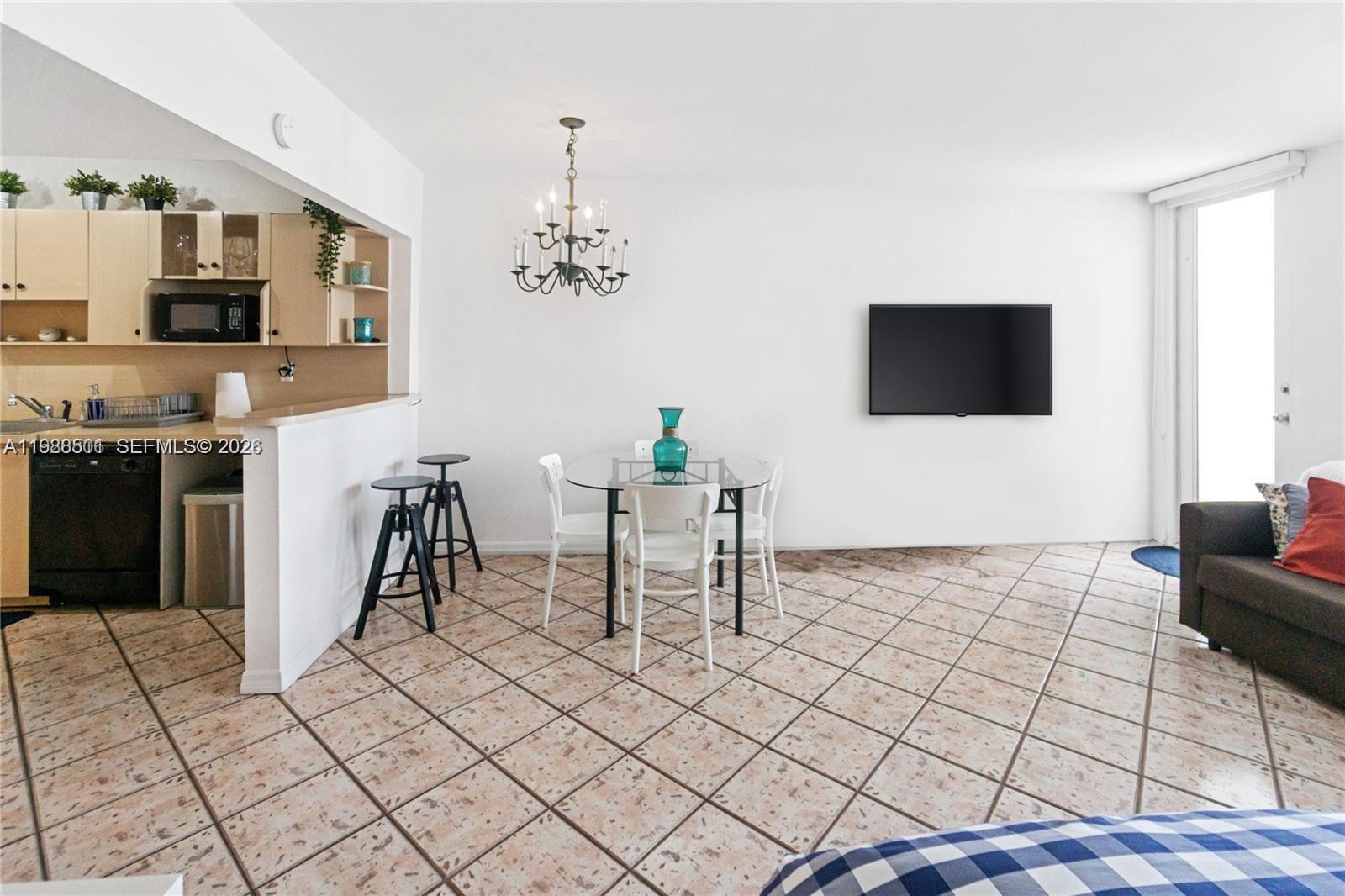 THE DECOPLAGE CONDO - Residential Lease