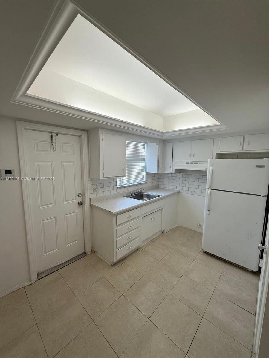 BOULEVARD VILLAS - Residential Lease