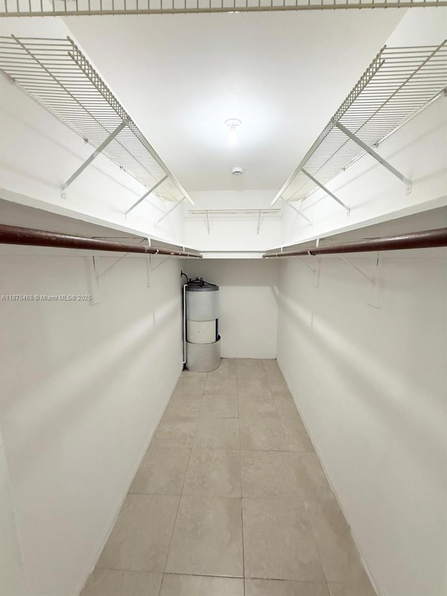 BOULEVARD VILLAS - Residential Lease