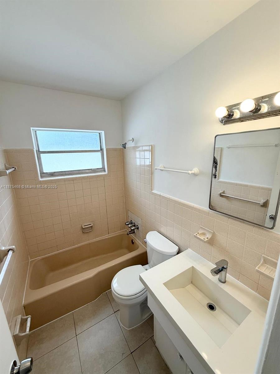 BOULEVARD VILLAS - Residential Lease