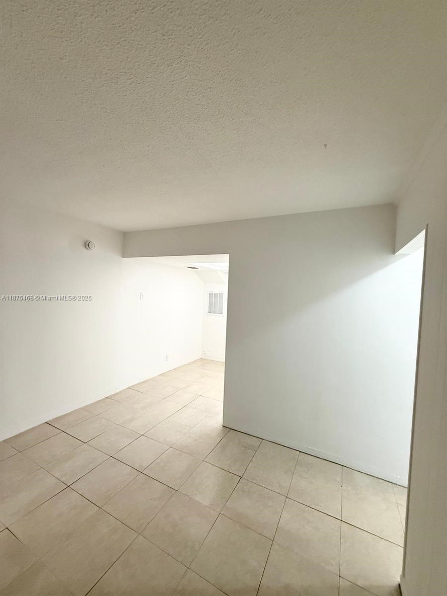 BOULEVARD VILLAS - Residential Lease