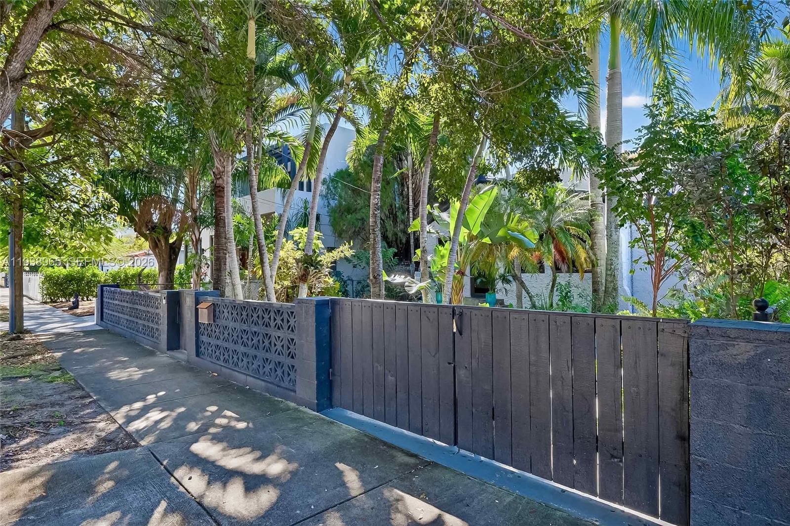 HOLLEMAN PARK - Residential