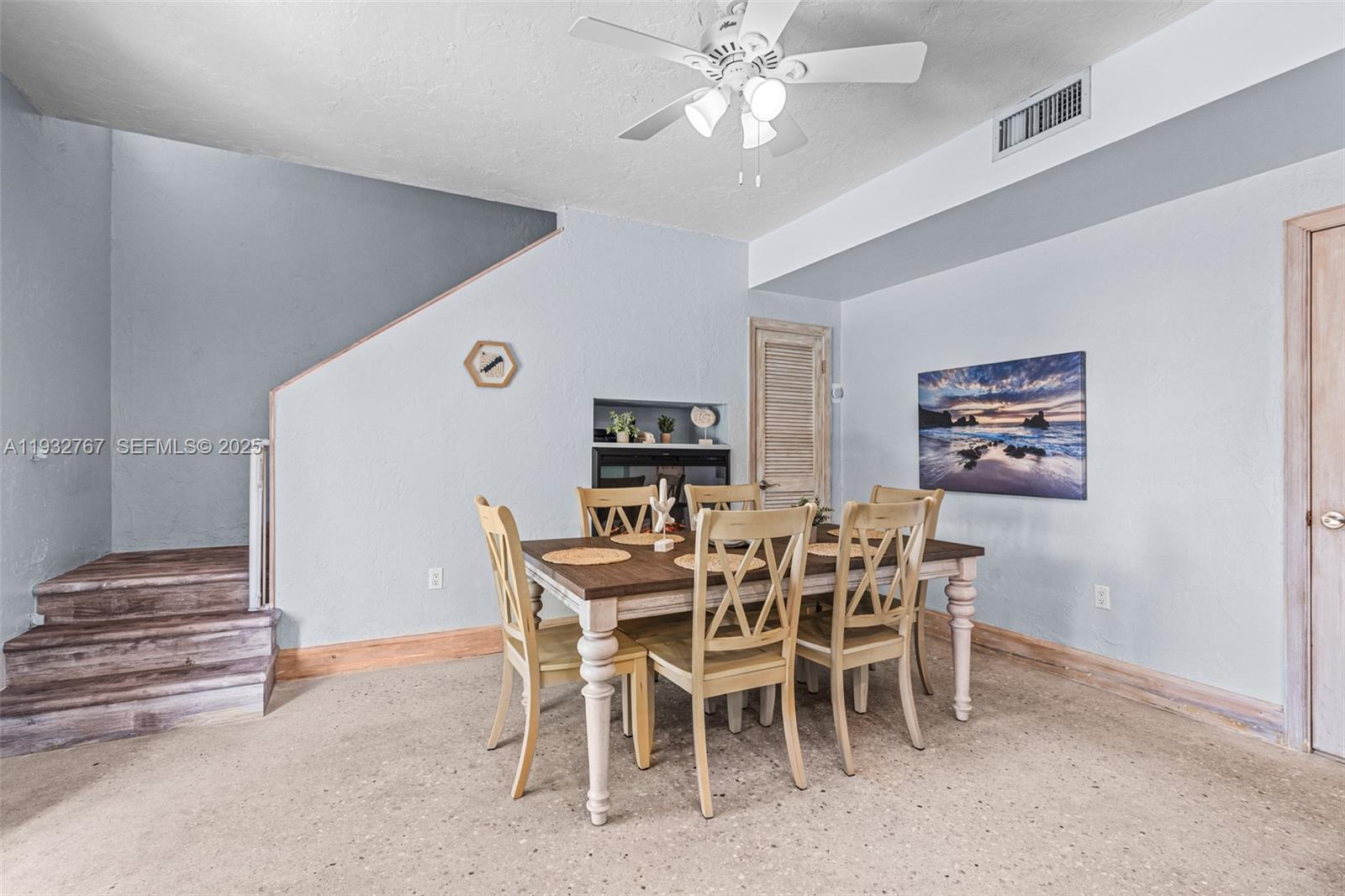 ROYAL PALM VISTA - Residential