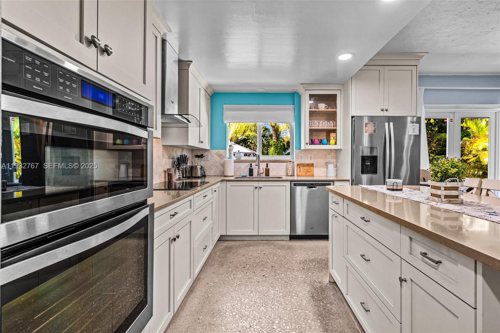 ROYAL PALM VISTA - Residential