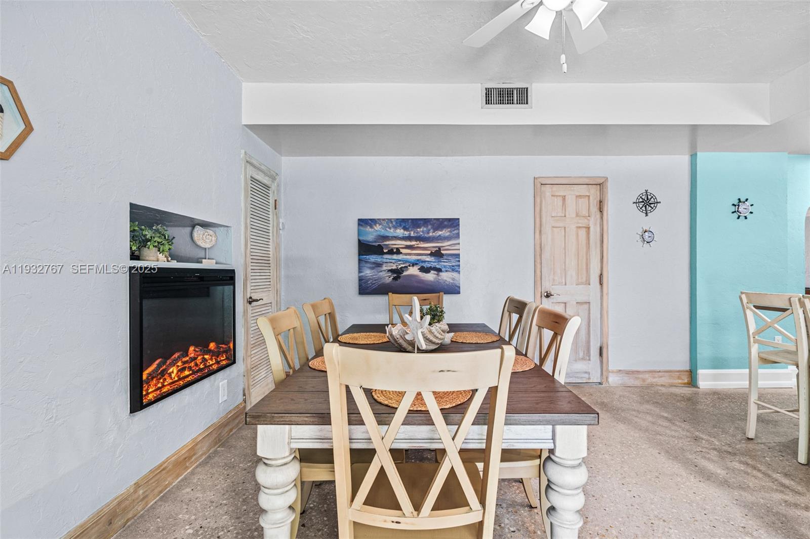 ROYAL PALM VISTA - Residential