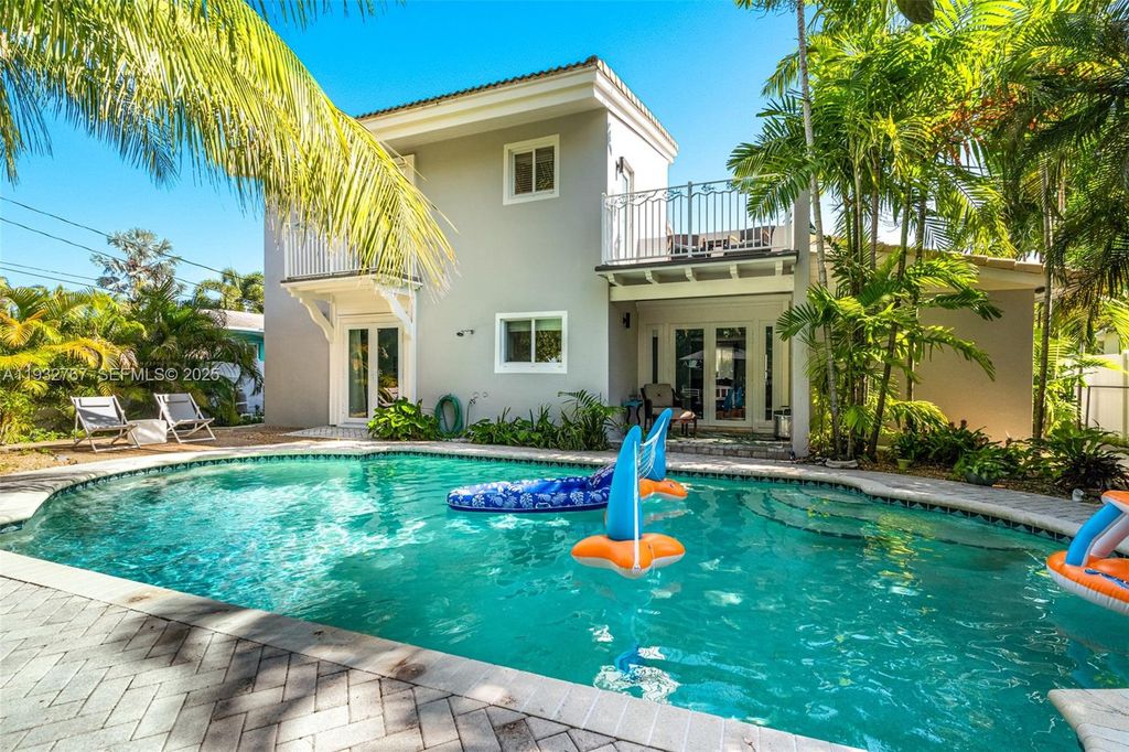 Photo of 517 NE 2nd Pl, Dania Beach, FL 33004 (MLS # A11932767)