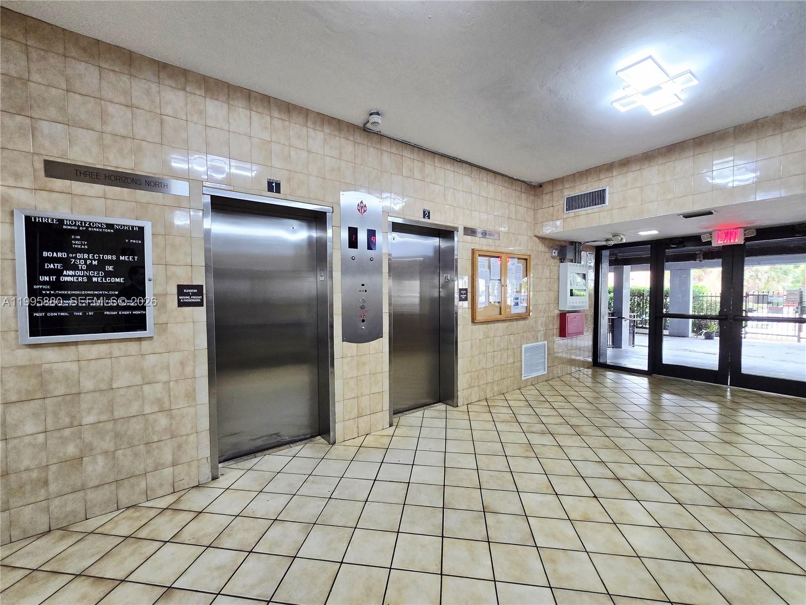 THREE HORIZONS NORTH COND - Residential