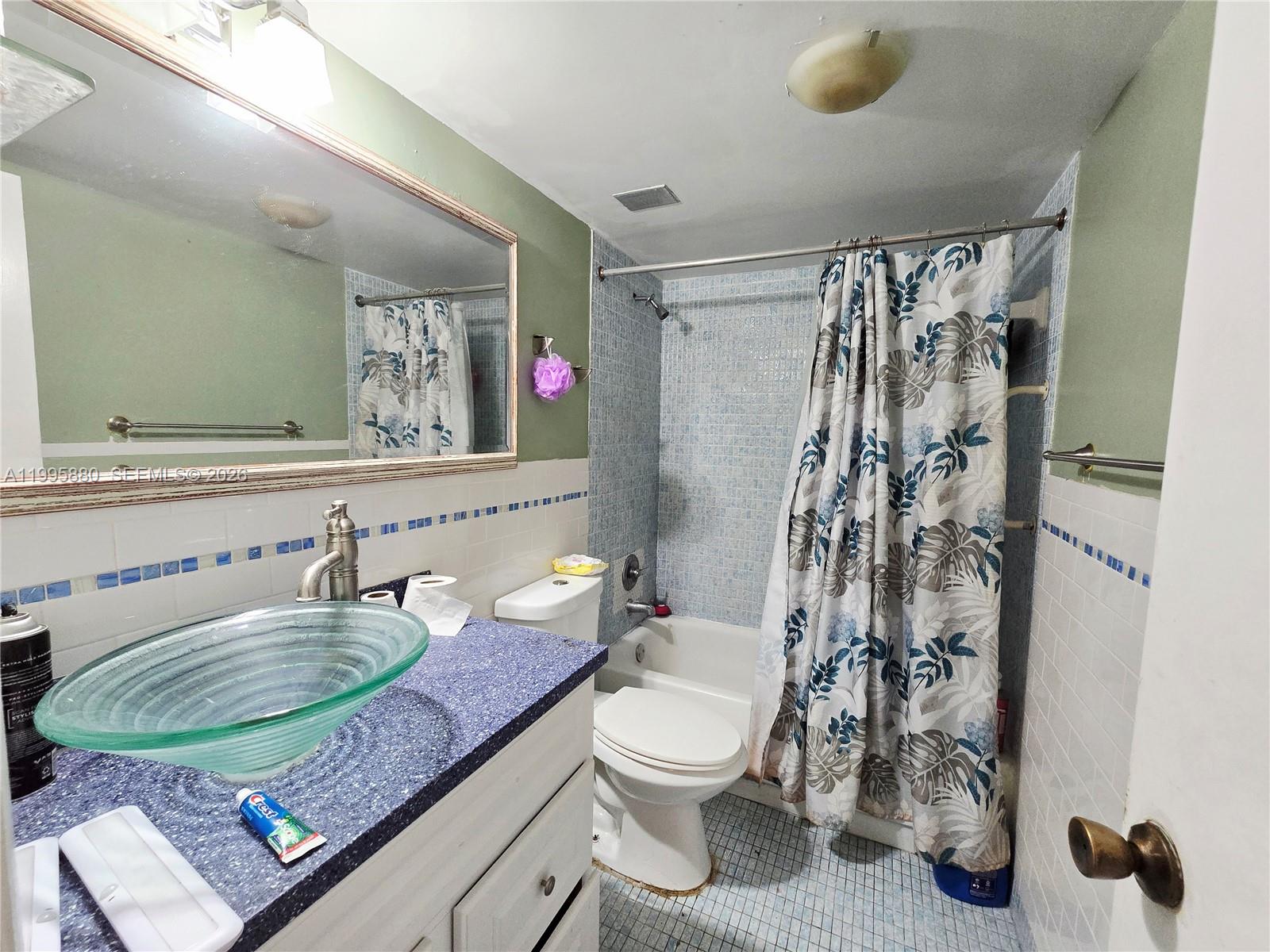 THREE HORIZONS NORTH COND - Residential