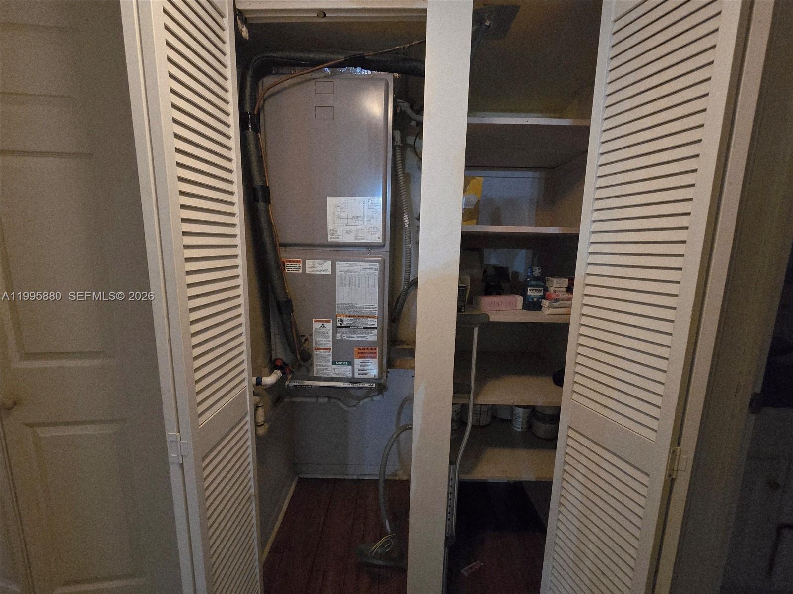 THREE HORIZONS NORTH COND - Residential