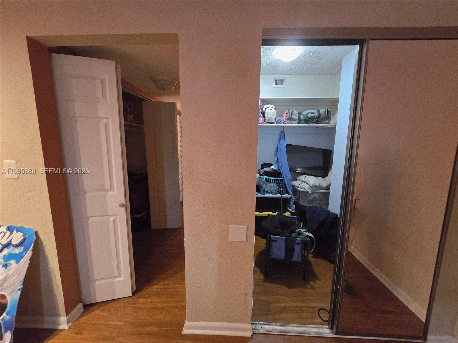 THREE HORIZONS NORTH COND - Residential