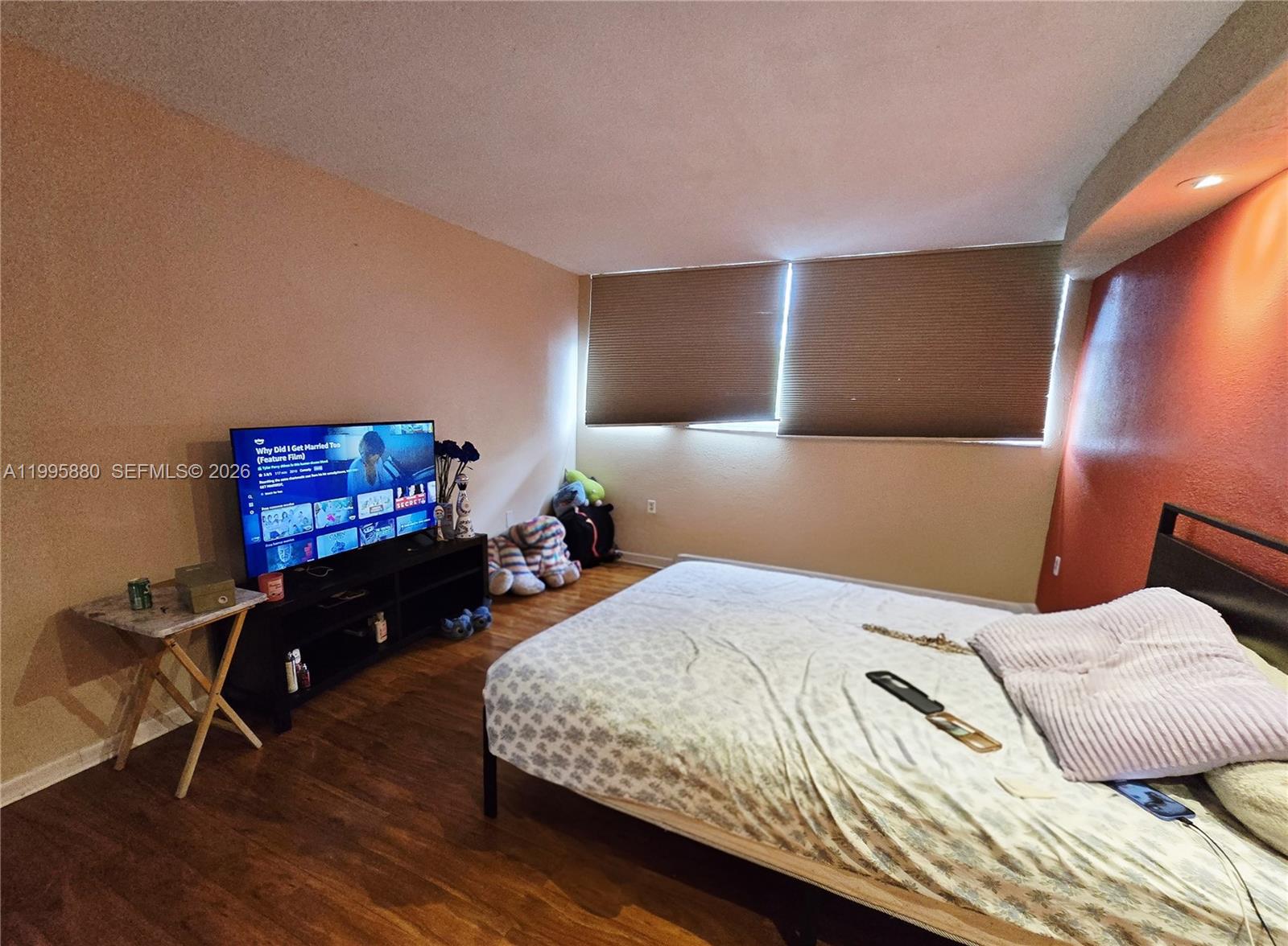 THREE HORIZONS NORTH COND - Residential