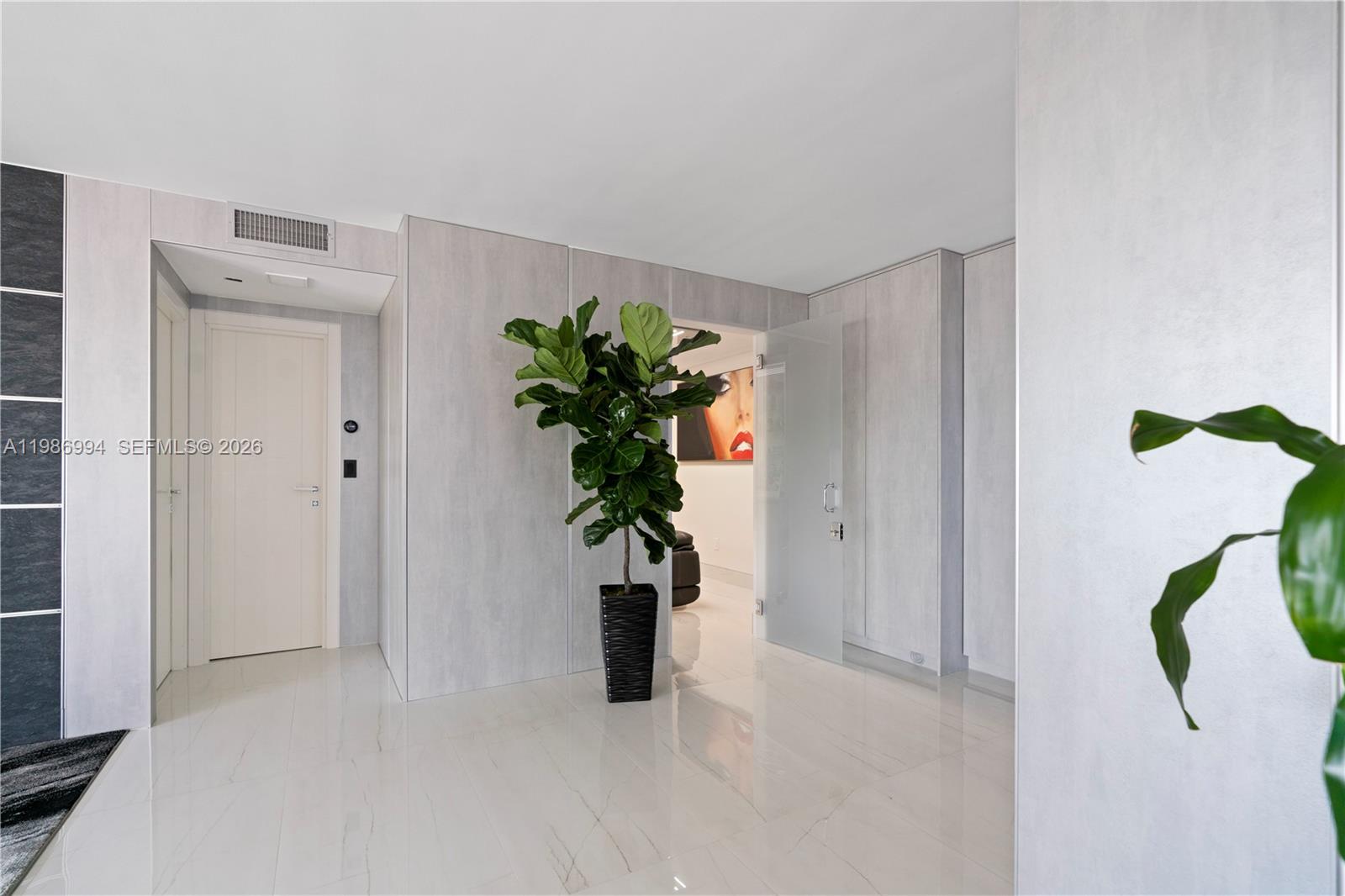 400 SE Kings Point Dr 822-23