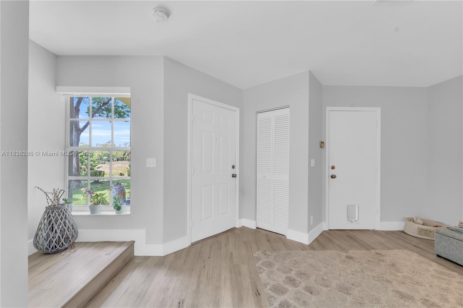 ADDISON COURT - Residential